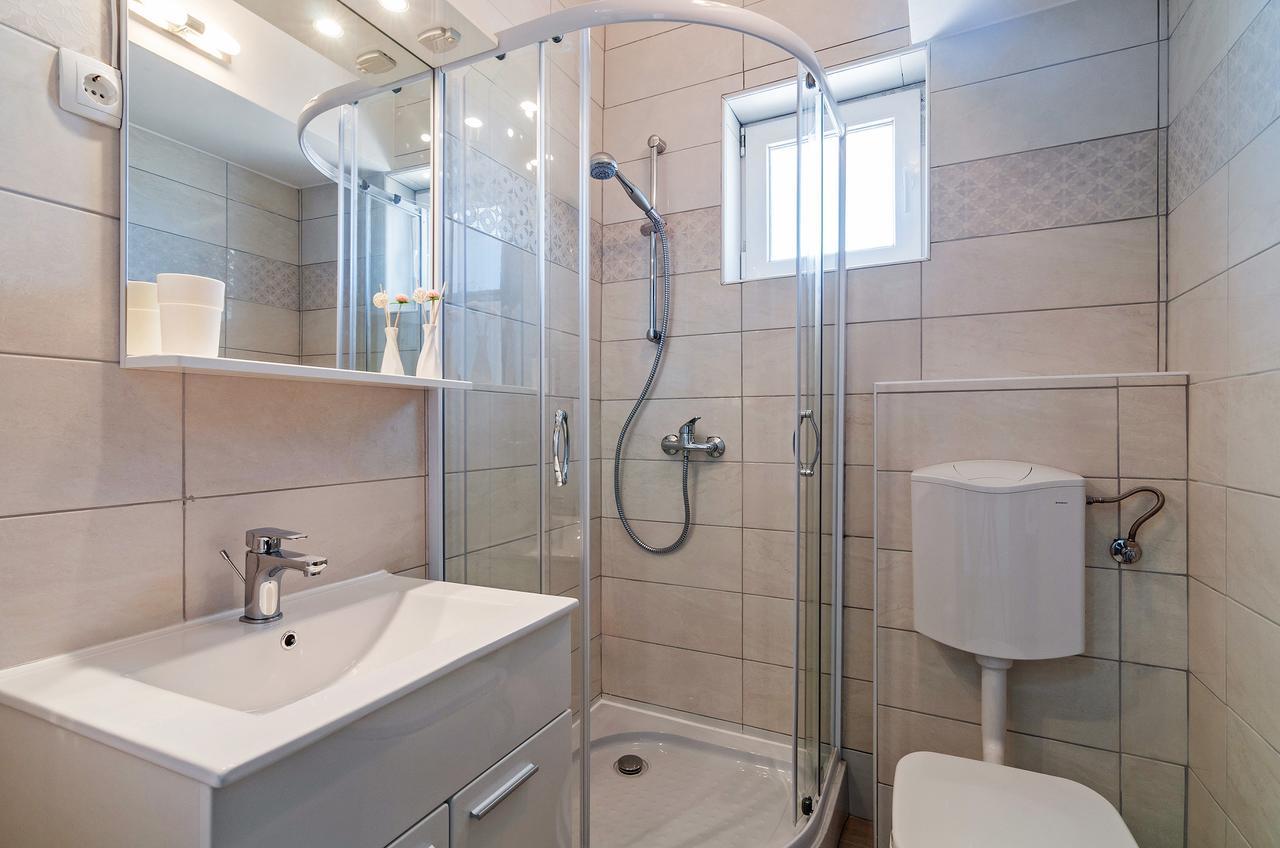 Apartment Tony With Private Pool Sukošan Eksteriør bilde